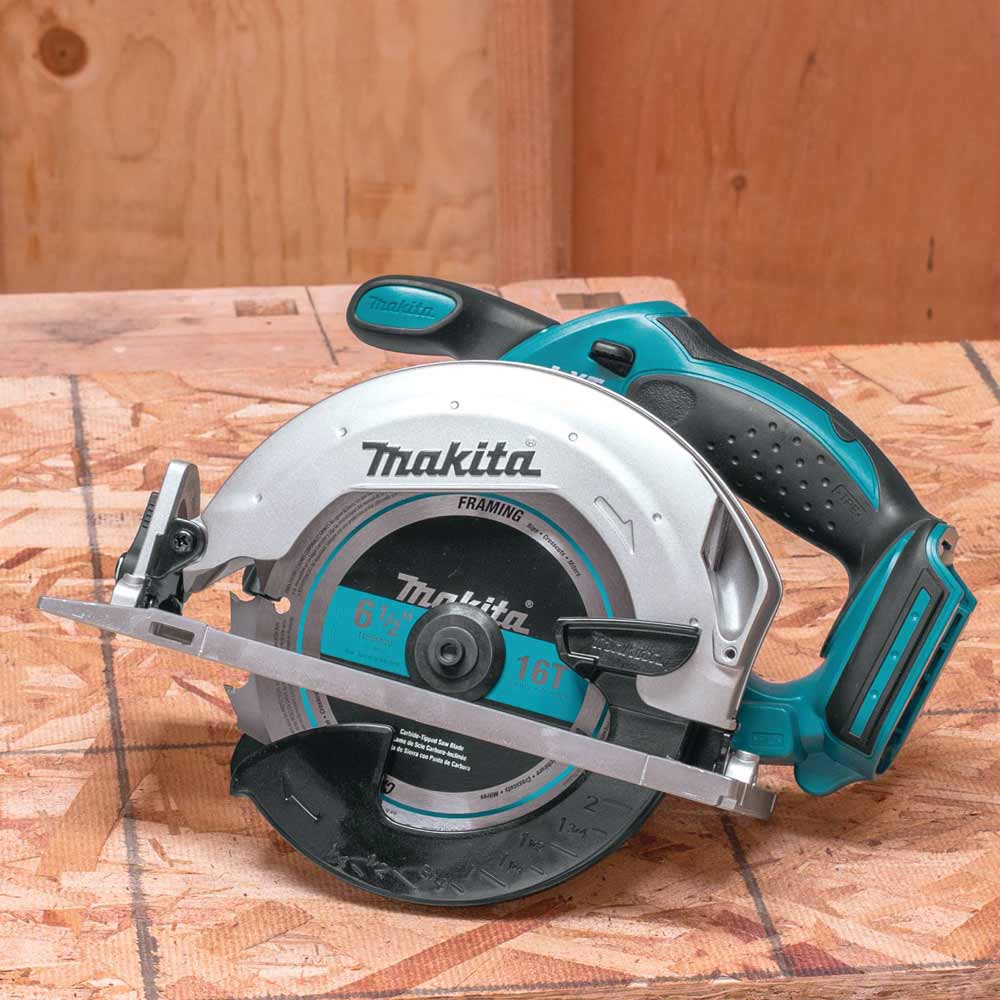 Makita XSS02Z 18V LXT Lithium-Ion Cordless 6-1/2 Inch Circular Saw, Tool  Only (Replacement of BSS611Z)
